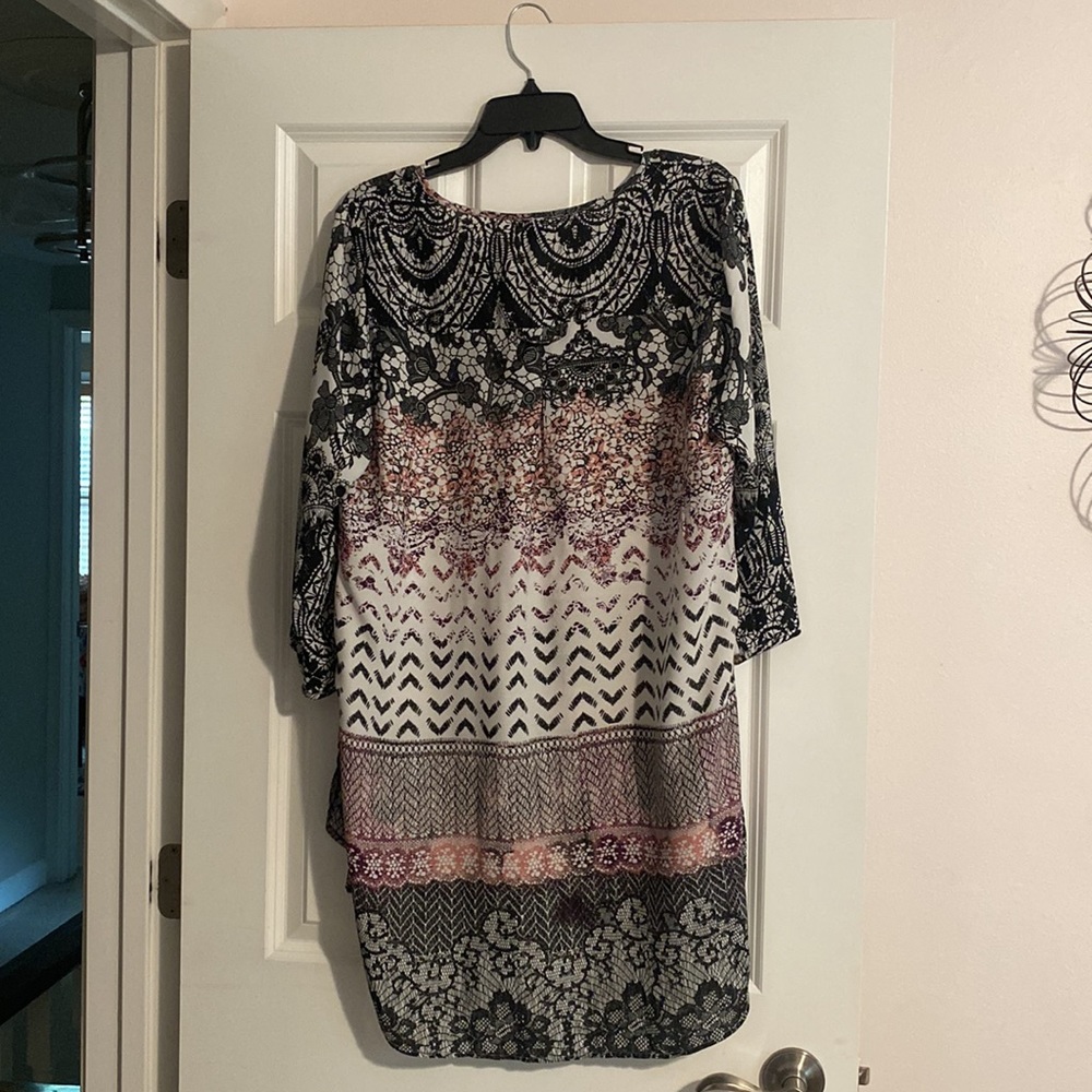 Pink, black, and white high-low blouse by Roz & Ali - Picture 2 of 4